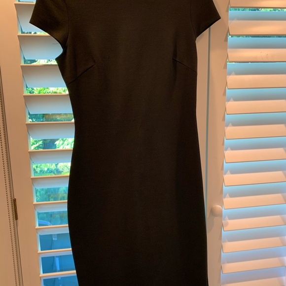 Perfect Fall LBD from Canada’s Obakki - Picture 2 of 3